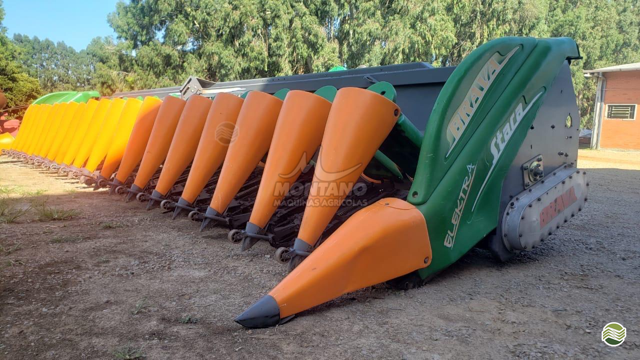 PLATAFORMA COLHEITADEIRA STARA BRAVA 9030 Montano Máquinas Agrícolas LAGOA VERMELHA RIO GRANDE DO SUL RS